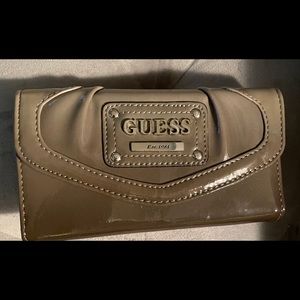 never used GUESS wallet grey tones vinyl.